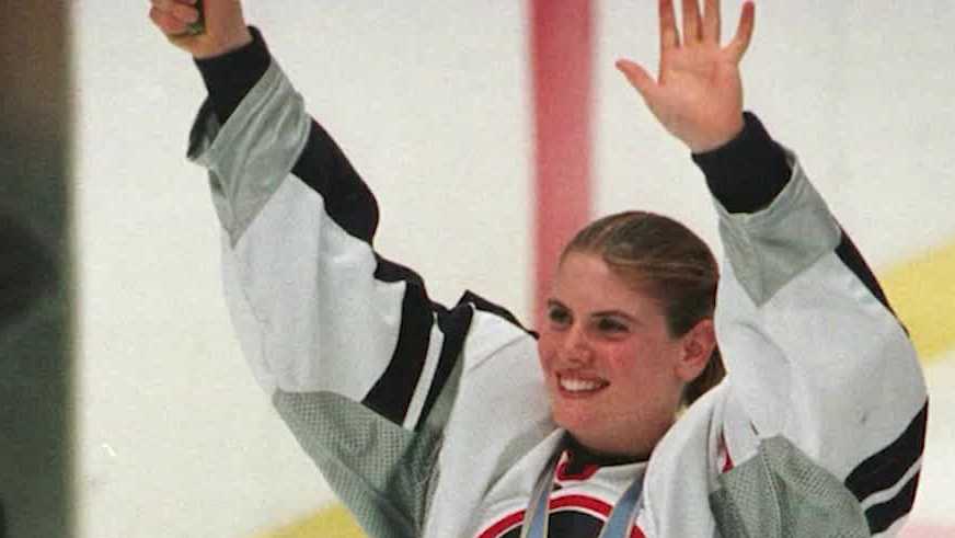 New Hampshire's Tara Mounsey to be inducted into US Hockey Hall of Fame