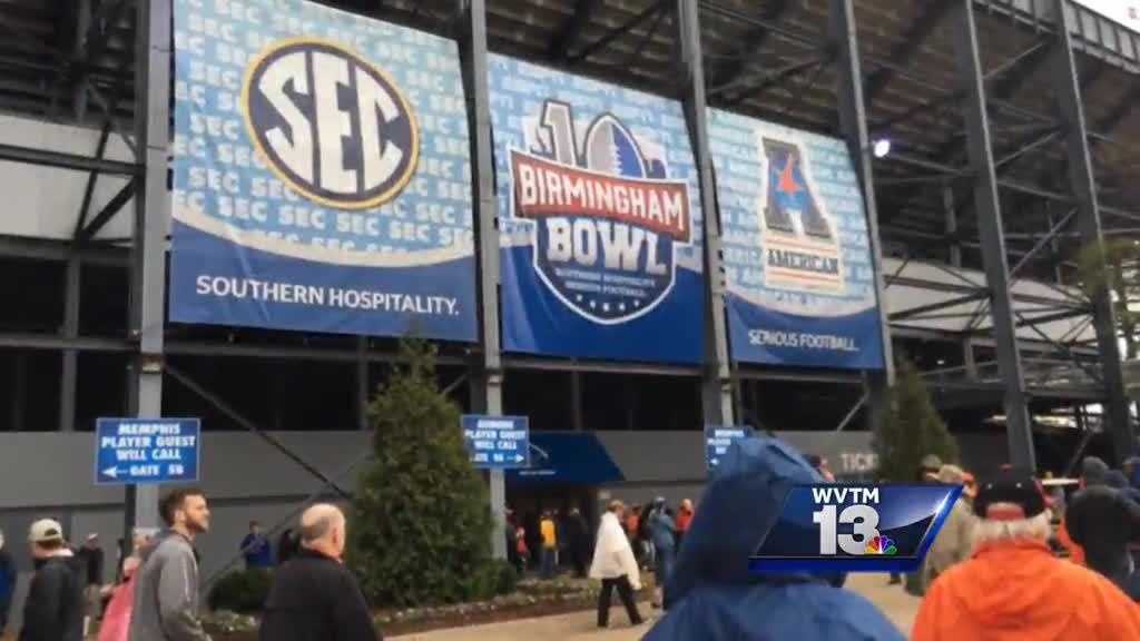 Birmingham Bowl kicks off at Legion Field