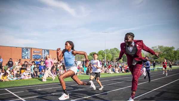ian roberts races students