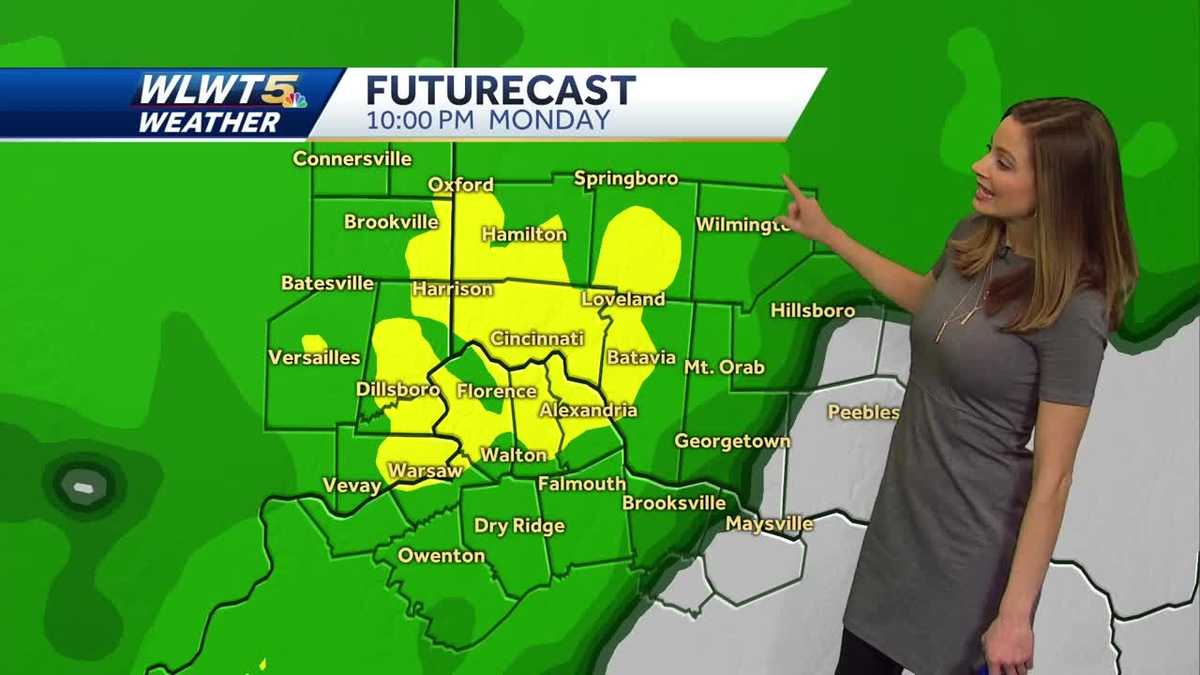 Steady rain brings the Ohio River to moderate flood stage