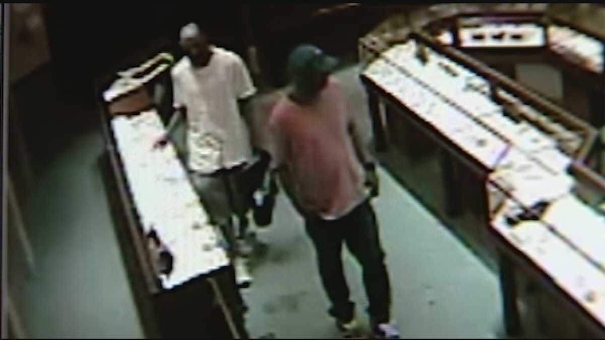Jewelry thieves caught on camera