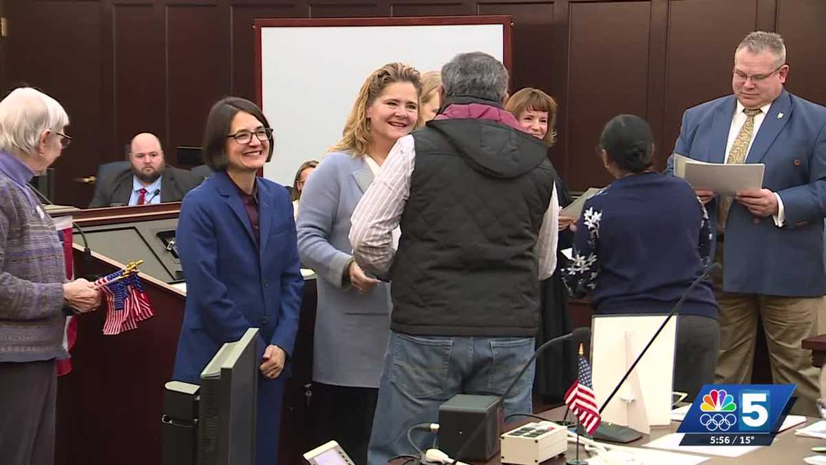 Burlington ceremony welcomes new U.S. citizens