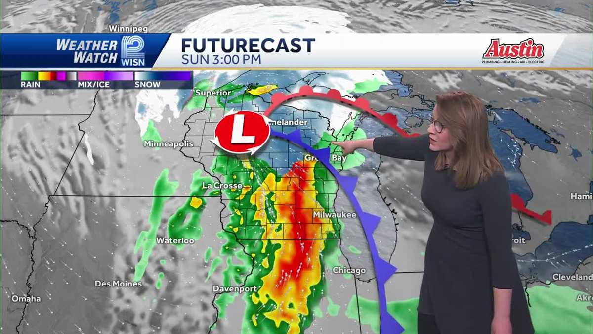 Rain and snow showers arrive Sunday across southeast Wisconsin