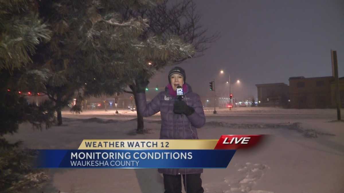 Snow falling in Waukesha County