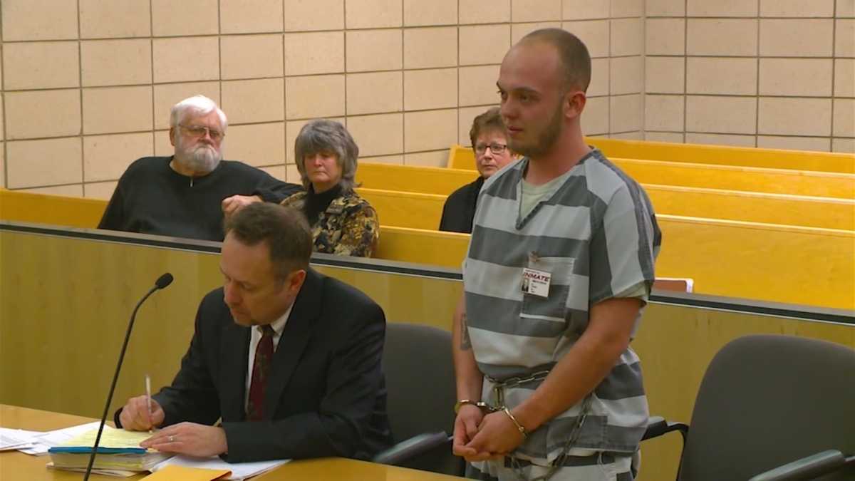 Former firefighter sentenced in arson case