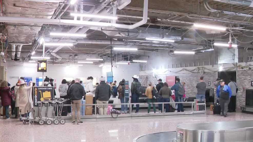 Omaha's Eppley Airfield evacuated for bomb threat, officials say - KETV