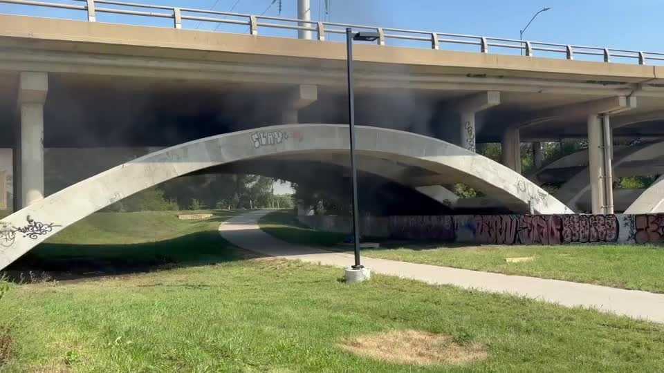 Black smoke seen emerging from downtown Des Moines underpass