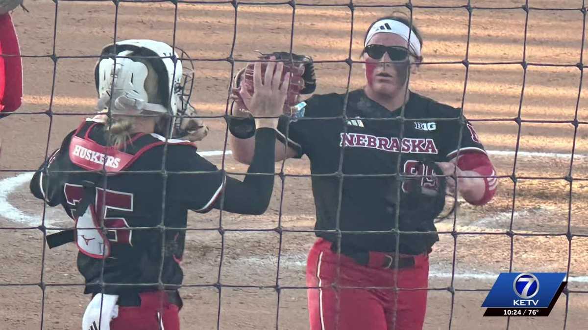 Late rally lifts Texas past Nebraska, ending the Huskers' historic season