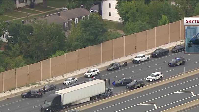 Police: 1 dead, another flown to Shock Trauma after crash on I-95