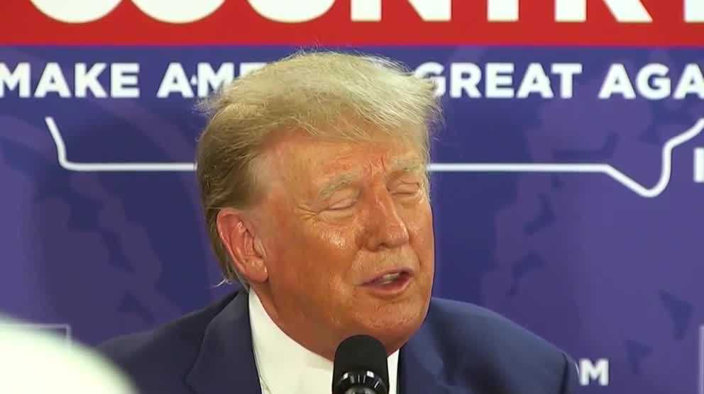 Trump asks Supreme Court to put off his election interference trial