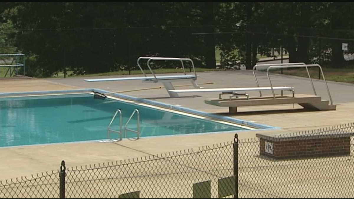 Staying save around the pool