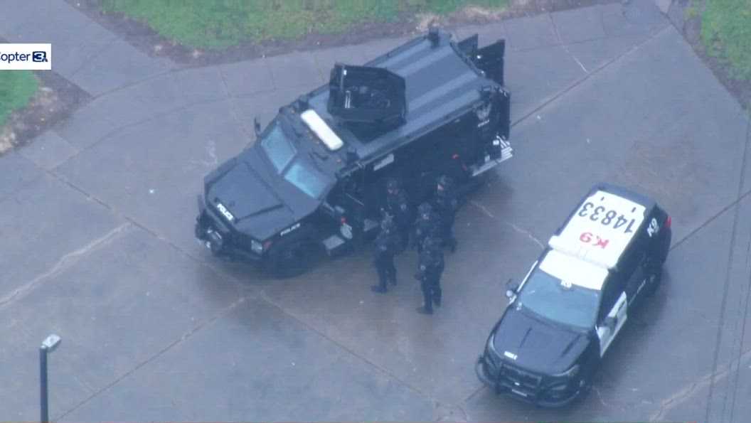 Suspect detained after standoff in Sacramento, police say