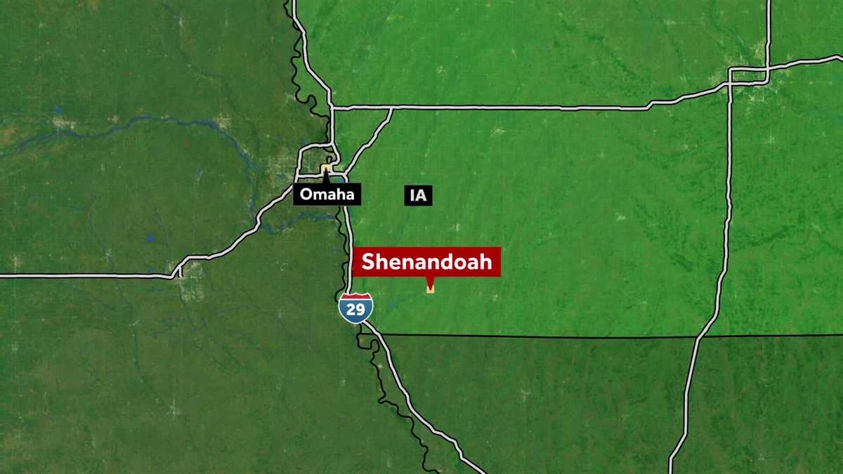 Truck driver dies after semi overturns near Shenandoah