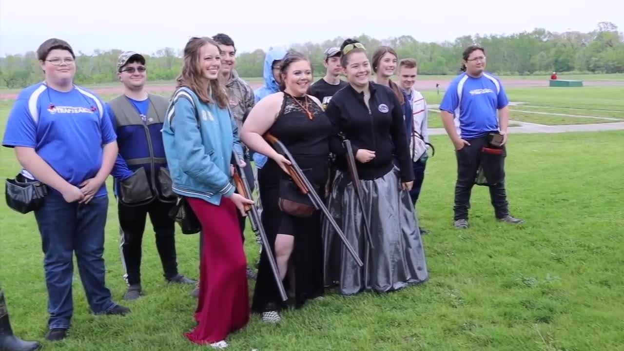 Iowa seniors go to trap-shooting meet in prom attire - Vimarsana News