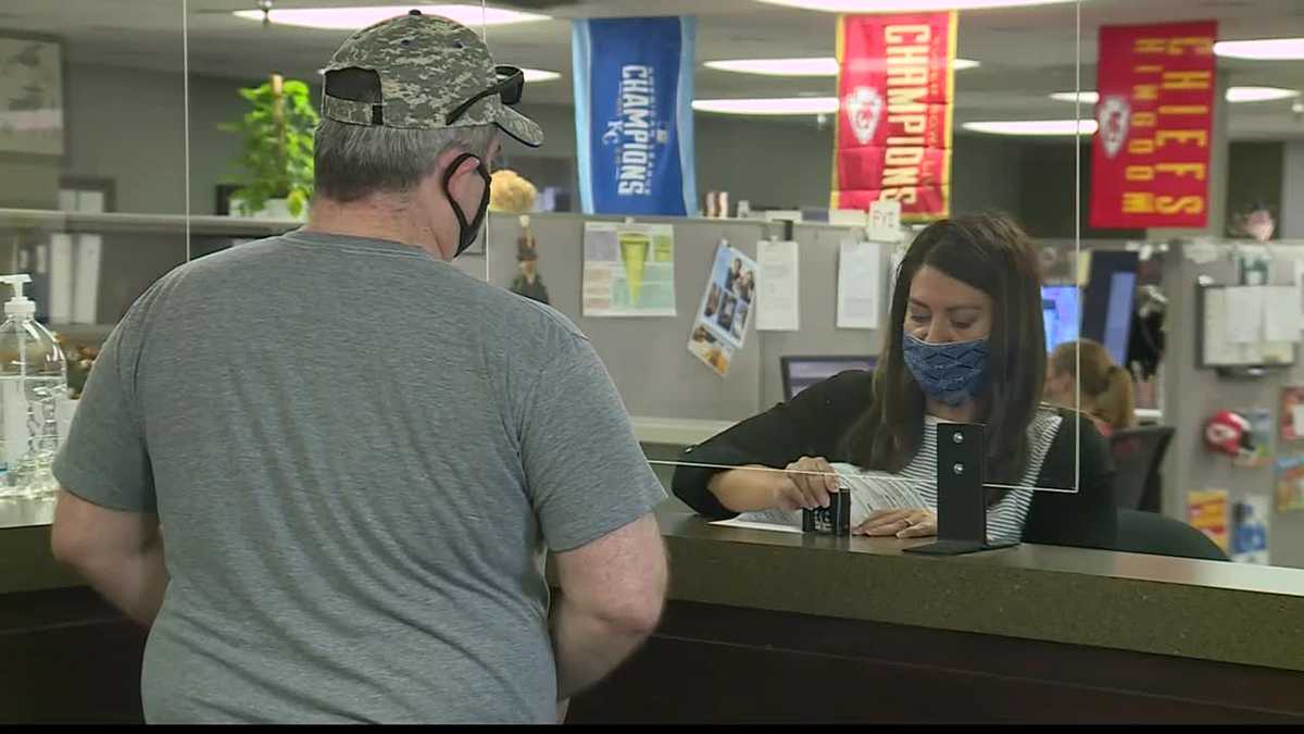 Johnson County residents keep election office busy on last day of voter