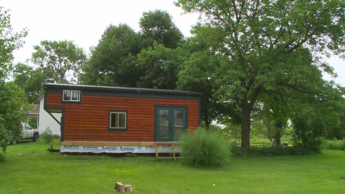 take-a-tour-of-the-280-square-feet-iowa-home