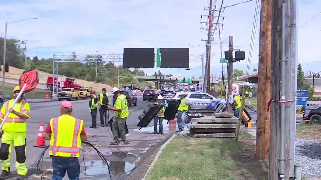 No injuries after traffic light crashes onto busy road in Colchester