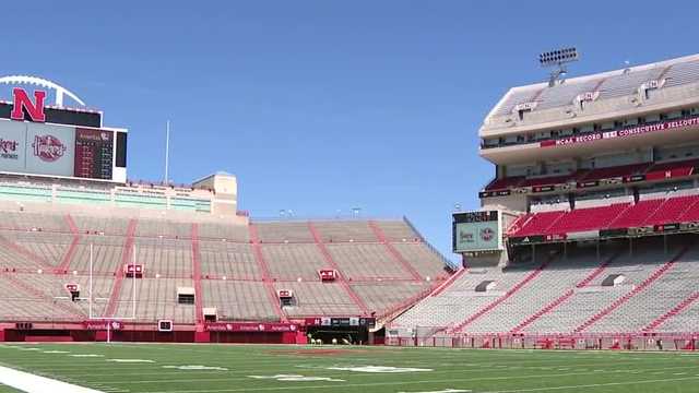 Nebraska group honors soldiers Memorial Stadium was built for - Vimarsana News
