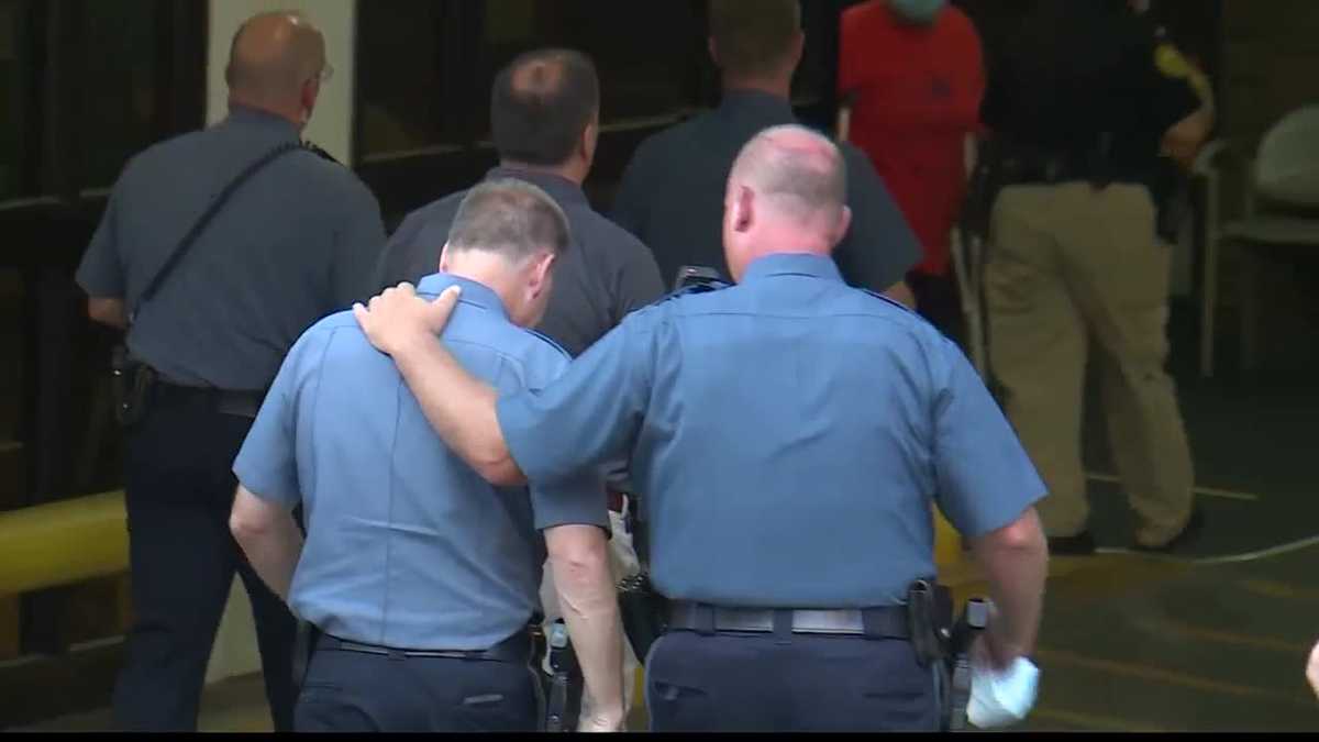 Kansas City police officer reacts after officer shot