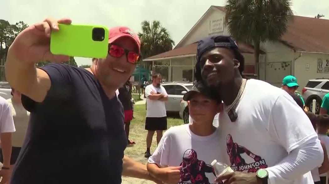 NFL running back D'Ernest Johnson hosts 4th annual football camp at Immokalee High School