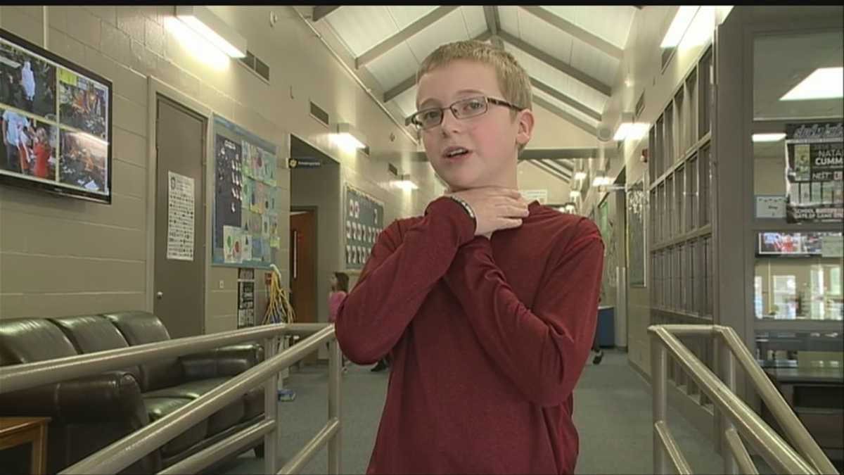 School staff help choking student