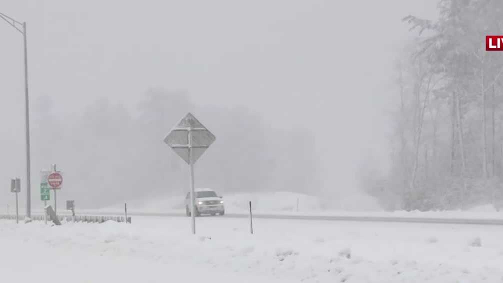 I-93 covered in snow as storm continues in New Hampshire