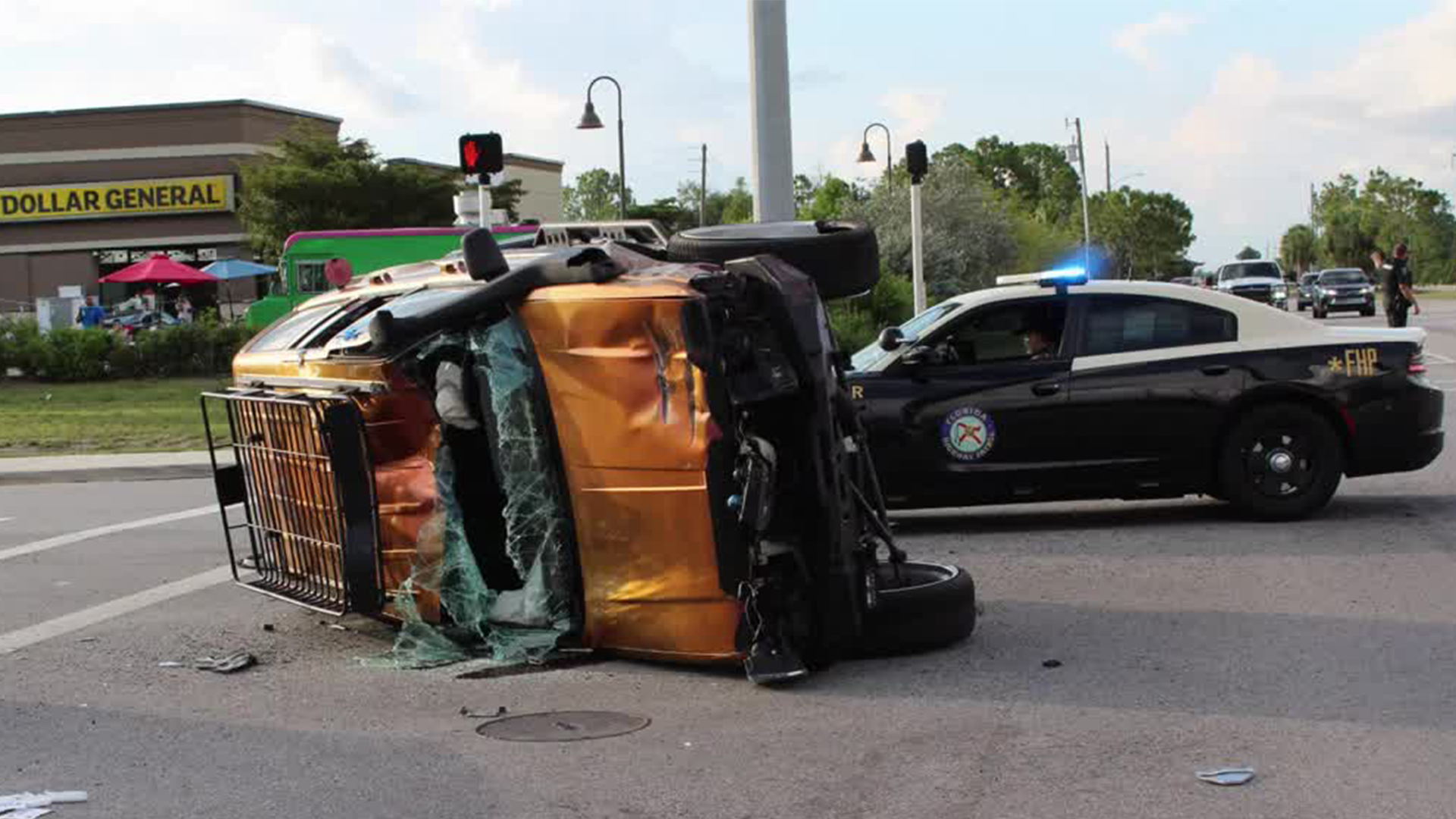Troopers and deputies rescue man and woman trapped inside flipped car in Lehigh Acres - Vimarsana News