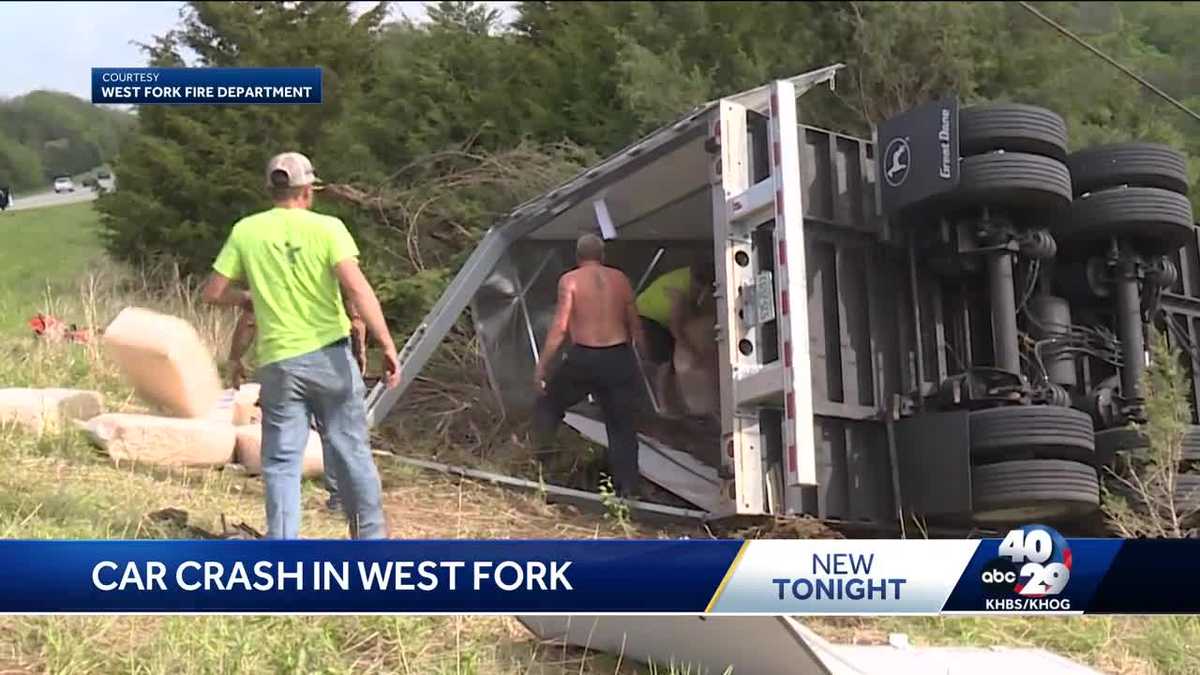 Crash on I-49 near West Fork blocks all northbound lanes