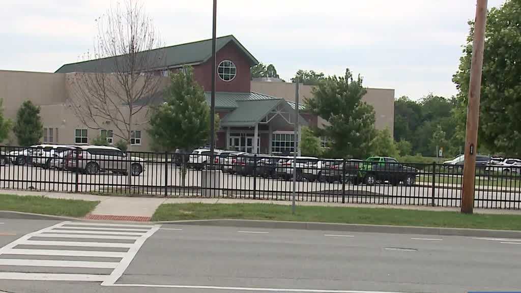 New Albany Floyd County teachers, bus drivers getting pay raises - Vimarsana News