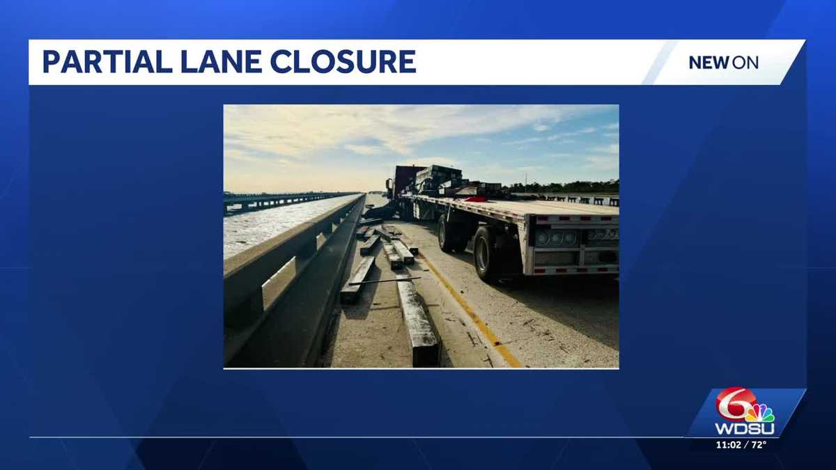 Bonnet Carré Spillway at MM 212 down to one lane due to cargo in roadway