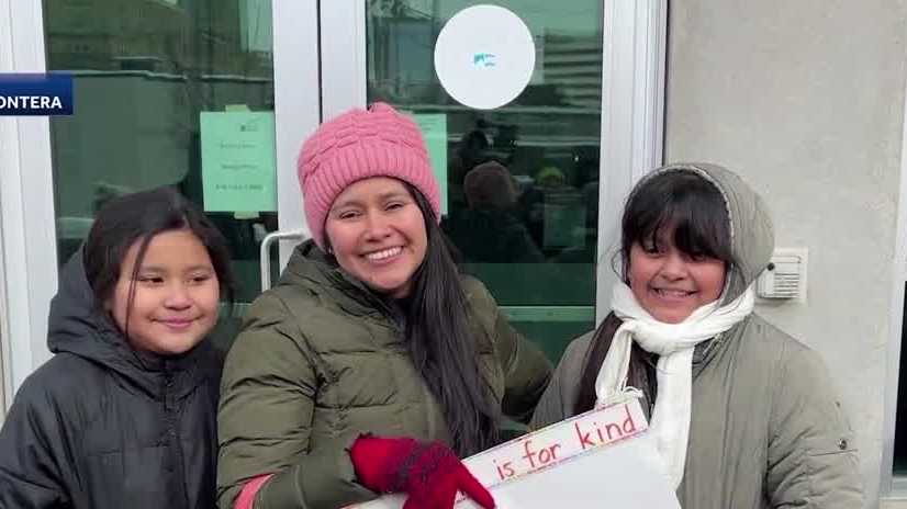 Milwaukee teacher's aide self-deports with US-born twin daughters