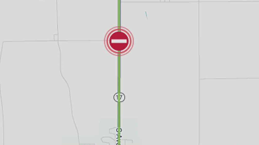 Head-on collision blocks Iowa Highway 17; injuries reported