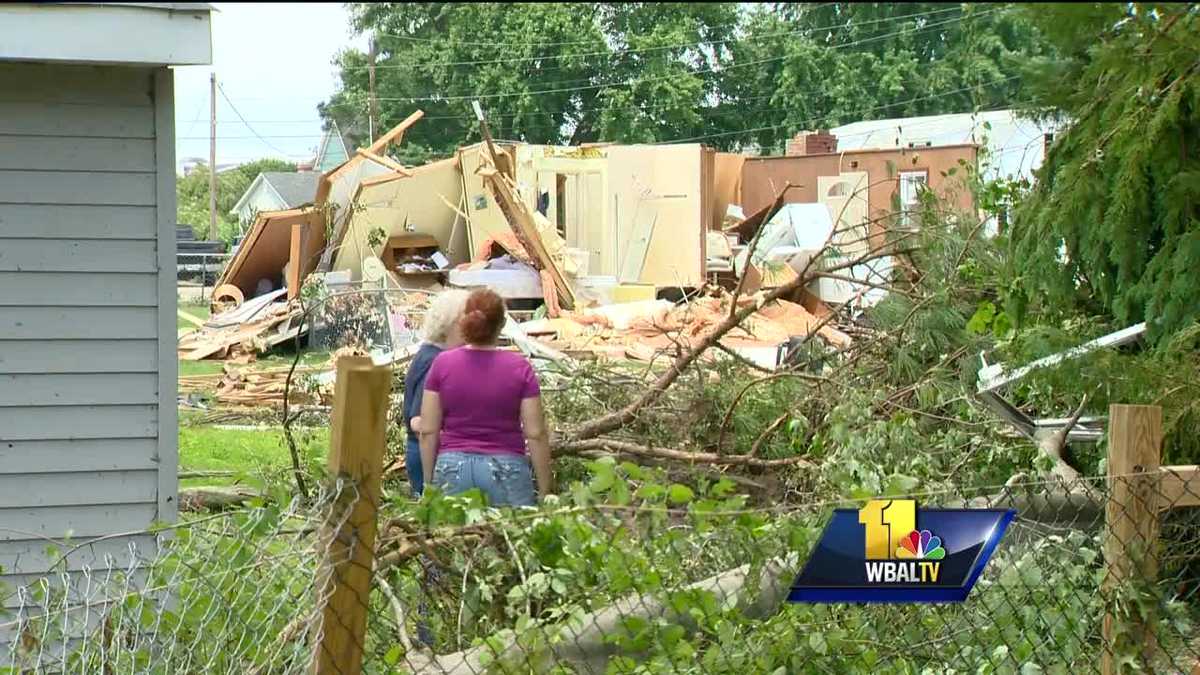 Video: Community steps up to help neighbors after tornado