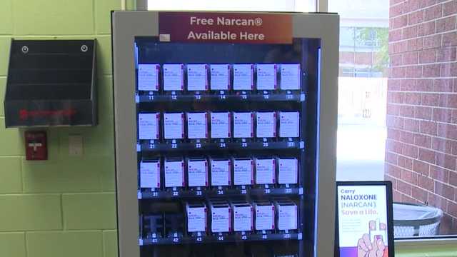Vending machine at LMDC provides free Narcan to released inmates - Vimarsana News