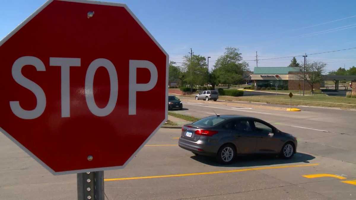 Urbandale PD Bicyclist died after crash with vehicle