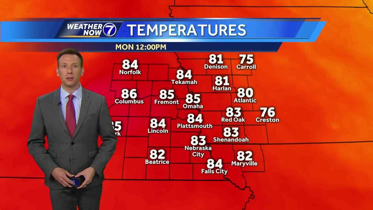 Morning storms in Iowa, then taking off to 90° Monday!
