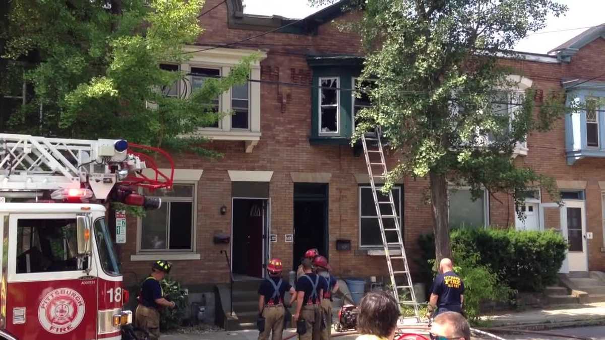 Fire breaks out at Squirrel Hill rowhouse