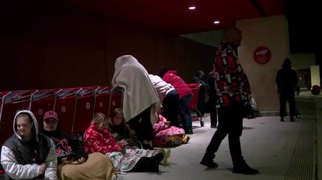 Central Florida shoppers line up early for Black Friday deals at Target, Best Buy