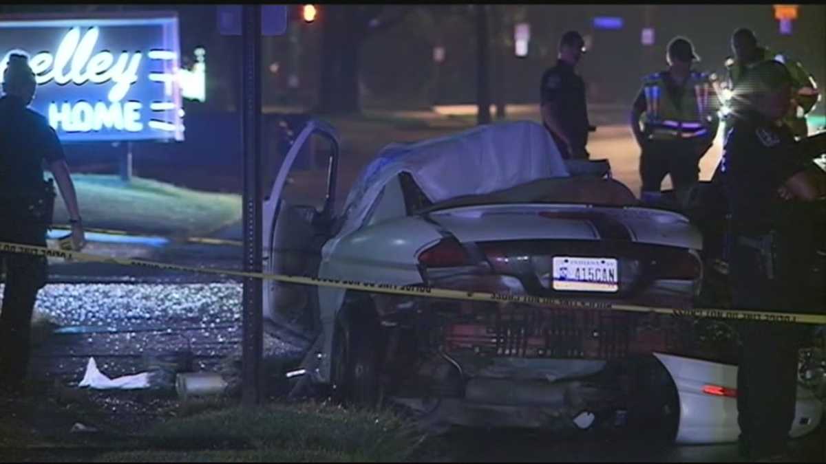 Early morning crash leaves 3 dead, 2 injured