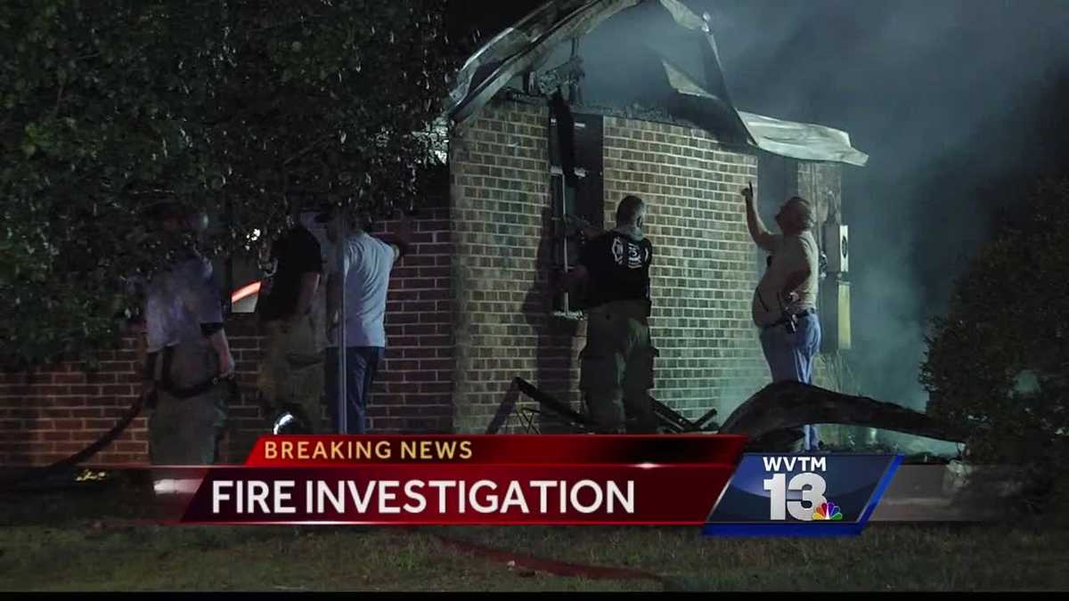 Firefighters battle overnight blaze in Blount County