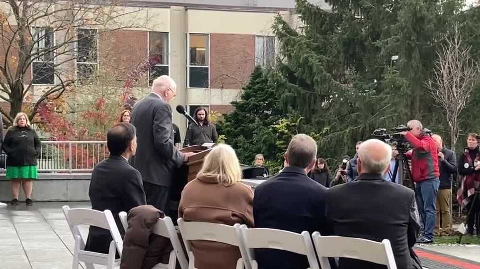 Sen Patrick Leahy Honored With Naming Of UVM Campus Building sen-patrick-leahy-honored-with-naming-of-uvm-campus-building
