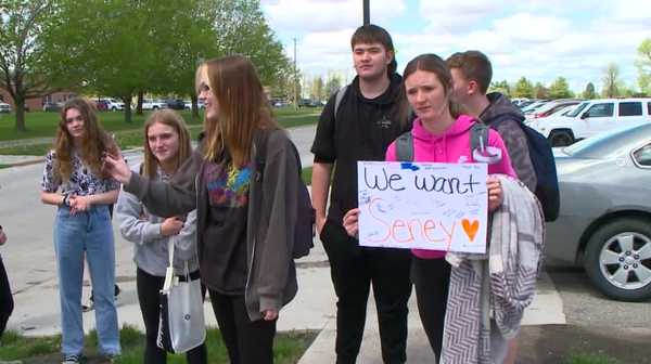 student walkout held in support of grinnell-newburg high school principal
