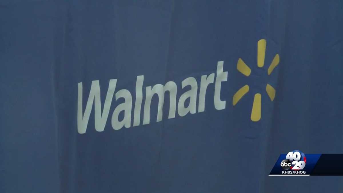Walmart shareholders arrive for annual meeting