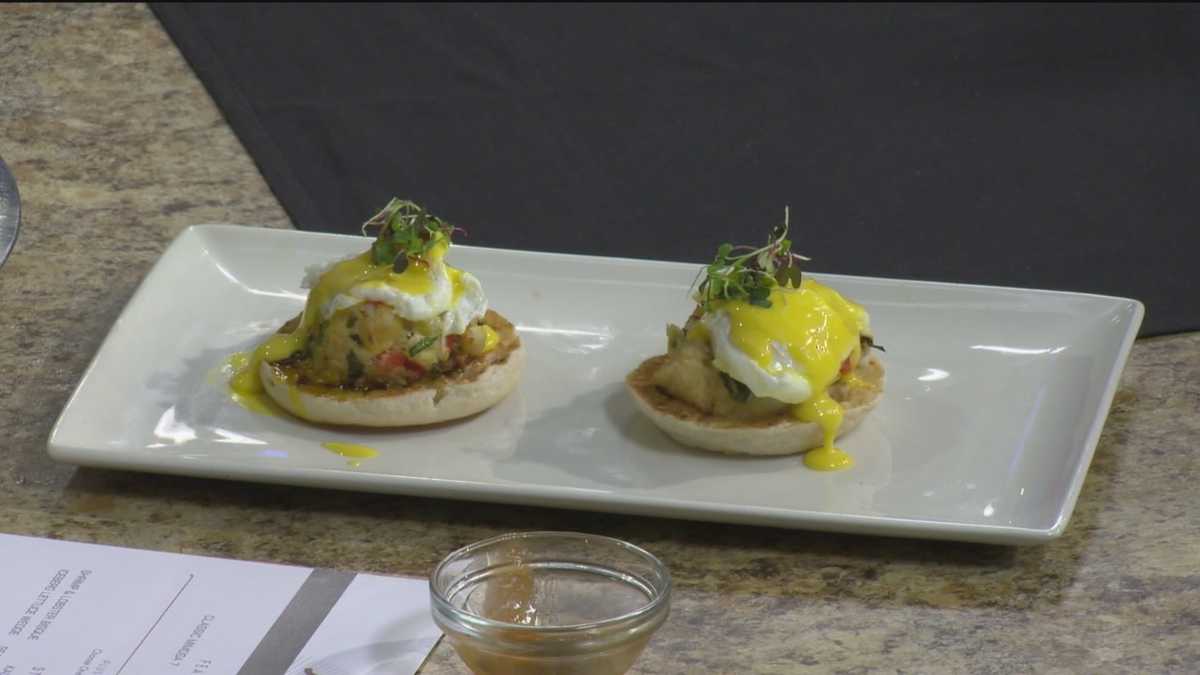 Sunday Brunch Crabs Benedict