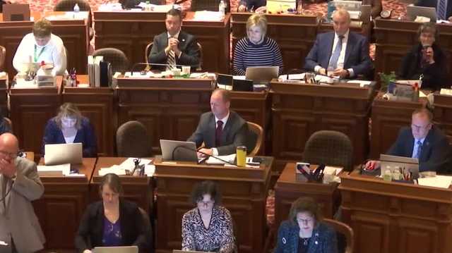 GOP bill seeks to gradually eliminate state income tax in Iowa - Vimarsana News