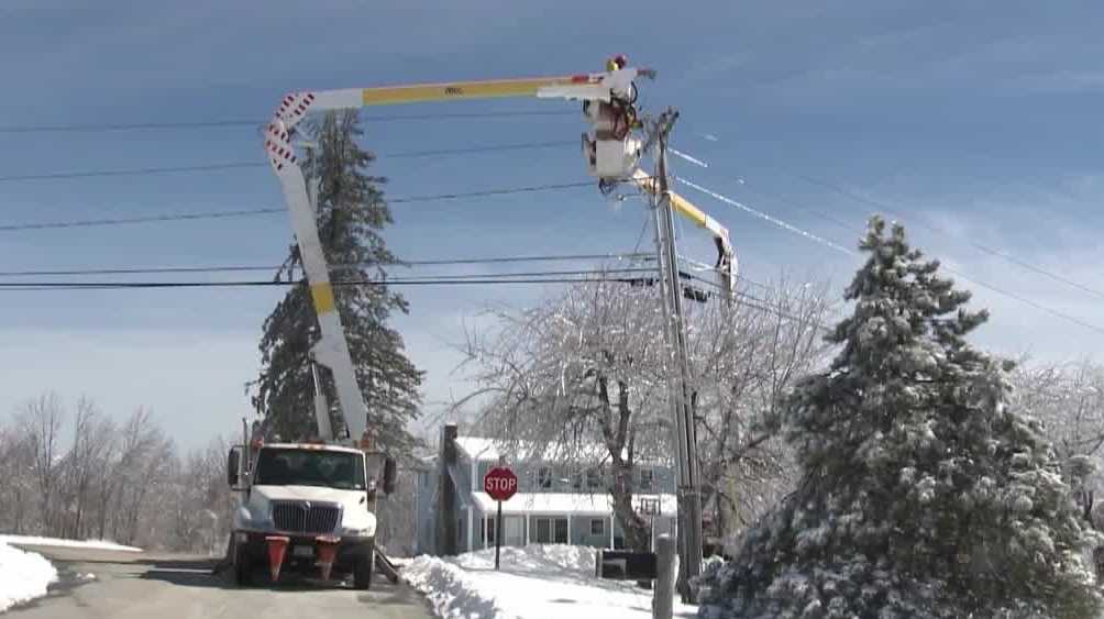 Thousands of power outages reported across New Hampshire as ice accumulates in spots