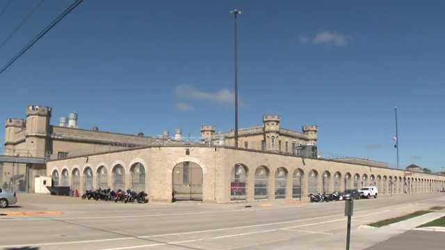 Months-long 'lockdown' continues at Waupun prison; state responds - Vimarsana News