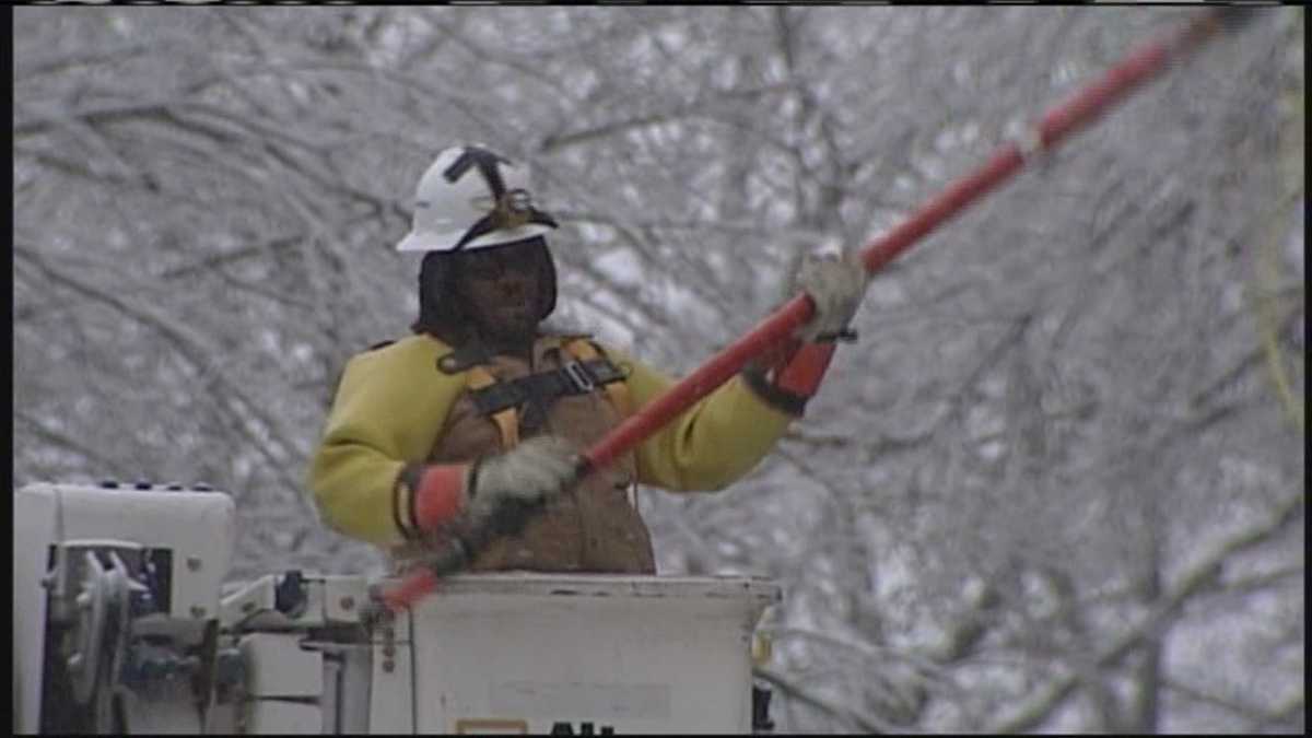 Power and tree crews battle snow, ice to restore power