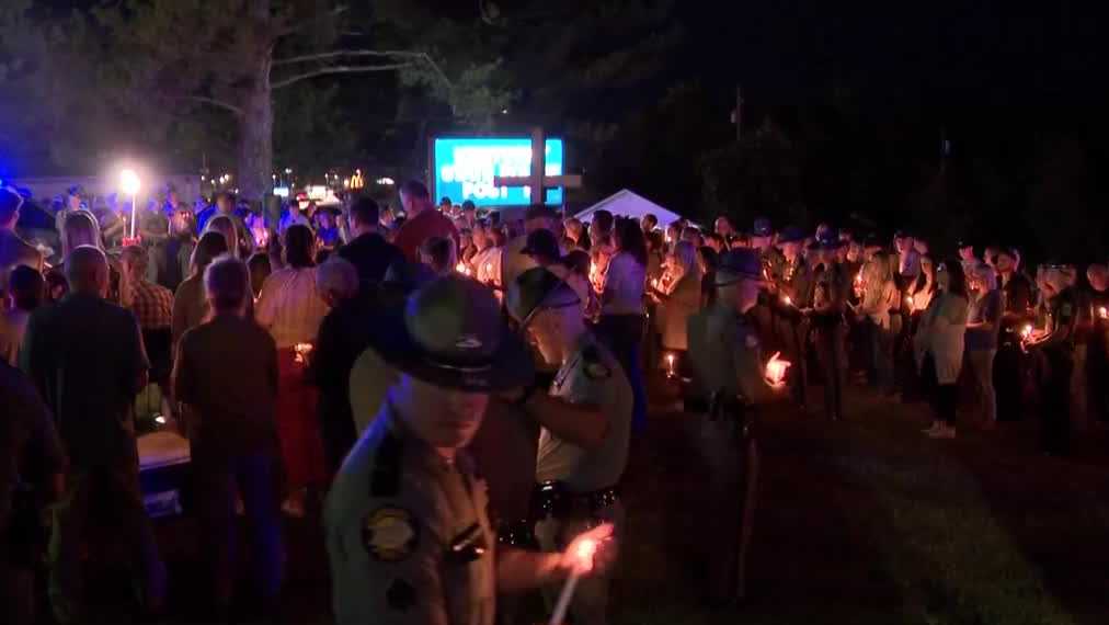 Candlelight vigil honors fallen Kentucky State Police Trooper Hayden Phillips