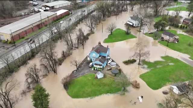 Rising creeks flood homes amid heavy rain in western Pennsylvania - Vimarsana News